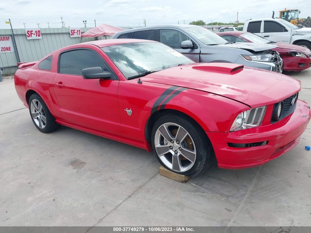 1ZVHT82H395141850-2009-ford-mustang-0