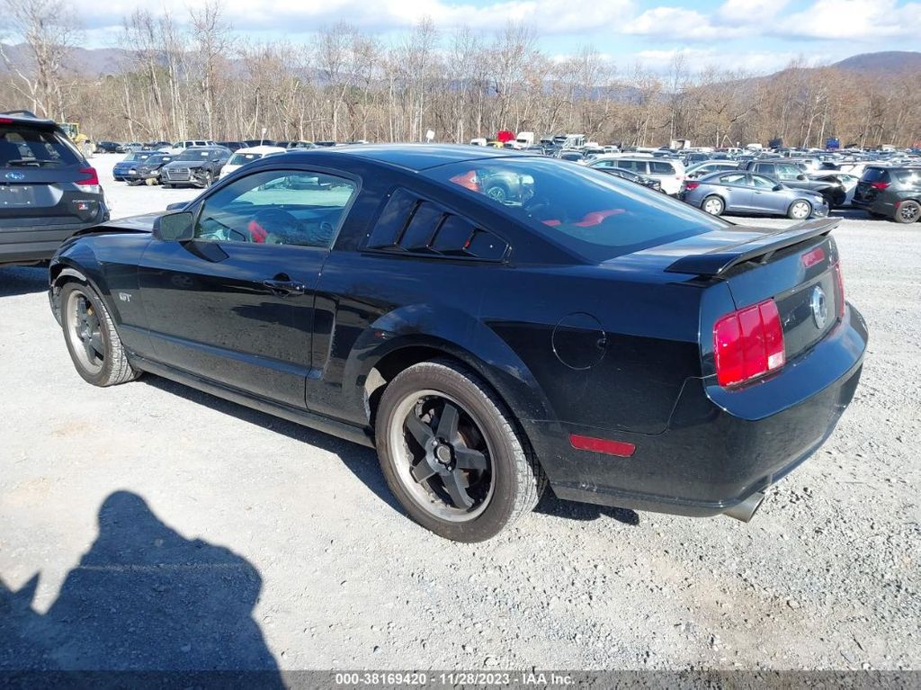 1ZVHT82H385144083-2008-ford-mustang-2