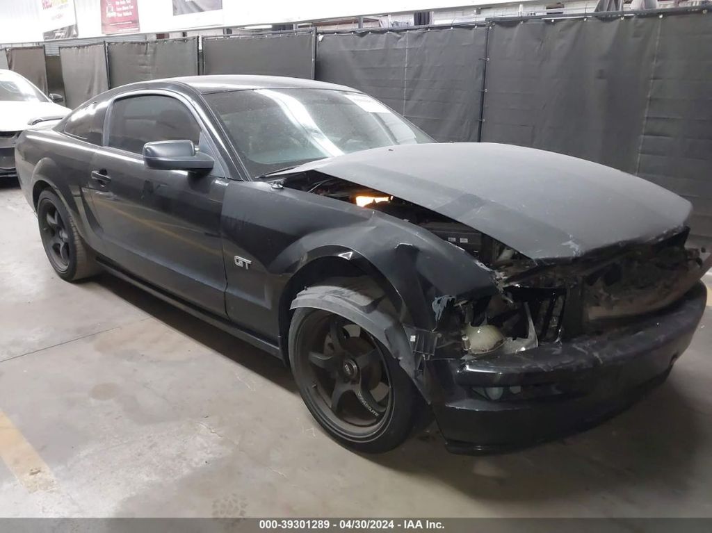 1ZVHT82H075240980-2007-ford-mustang-0