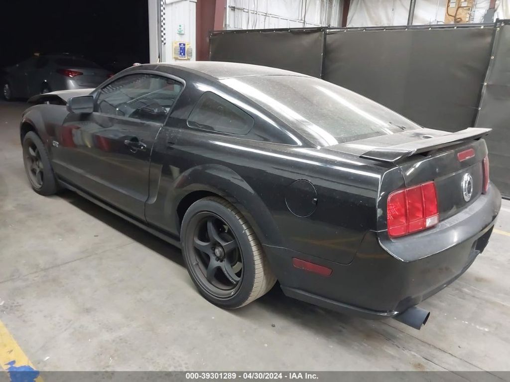 1ZVHT82H075240980-2007-ford-mustang-2