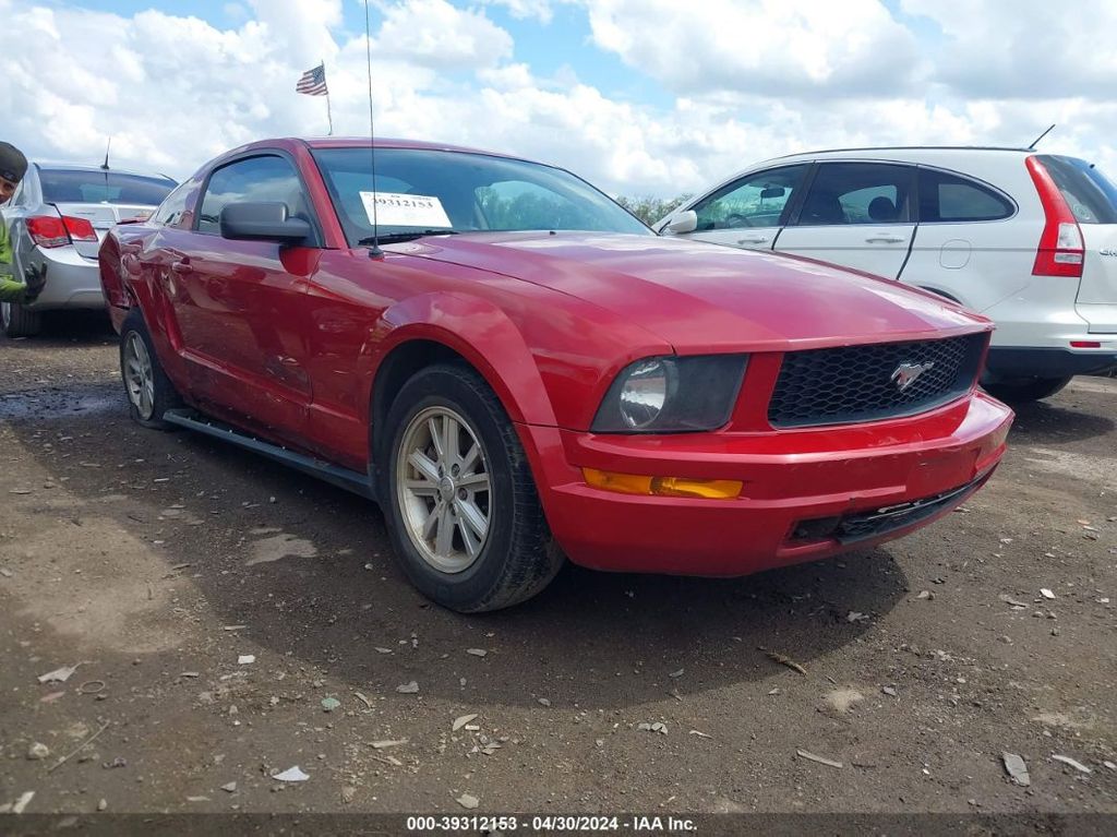 1ZVHT80N785112259-2008-ford-mustang-0