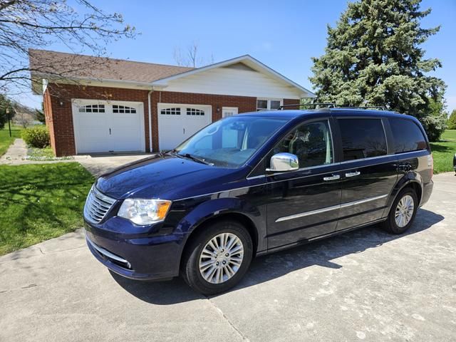 2C4RC1GG9FR597252-2015-chrysler-town-andamp-country