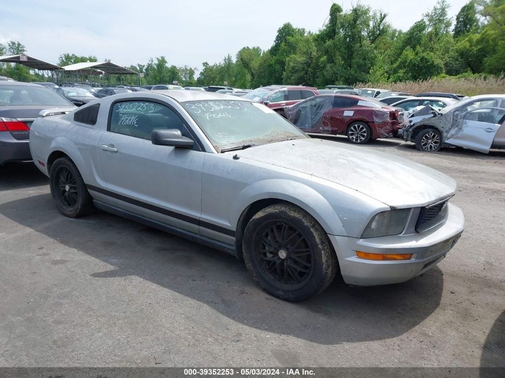 1ZVFT80N355128249-2005-ford-mustang