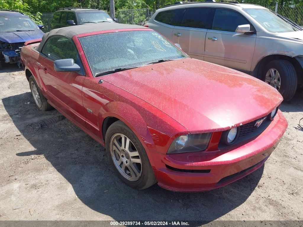 1ZVHT85H255193072-2005-ford-mustang-0
