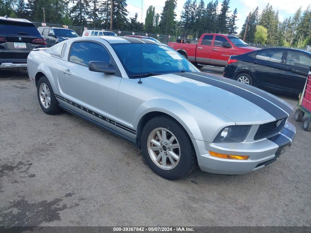 1ZVFT80N175216168-2007-ford-mustang