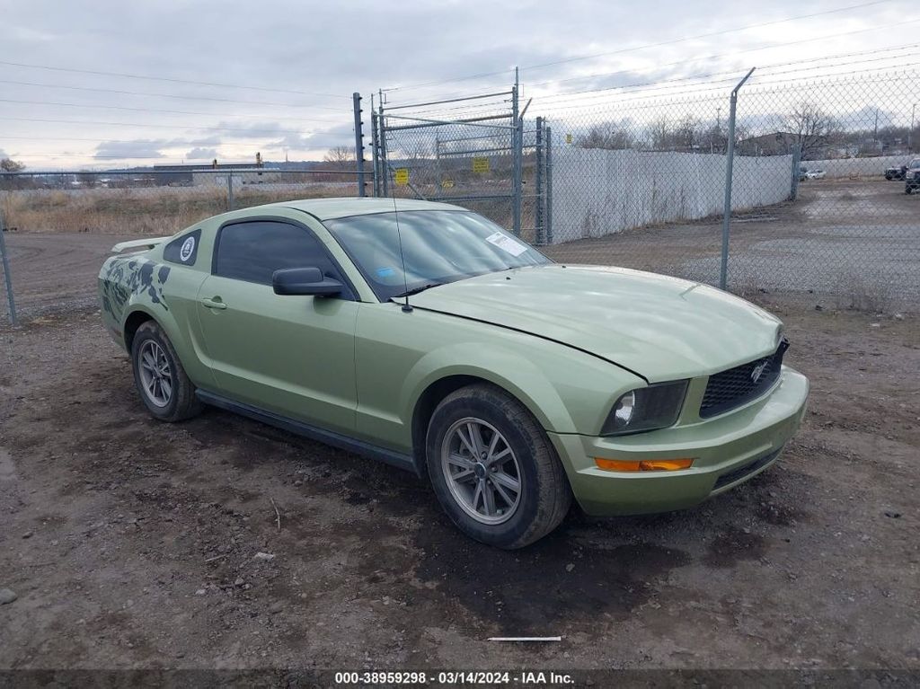 1ZVFT80N555102915-2005-ford-mustang