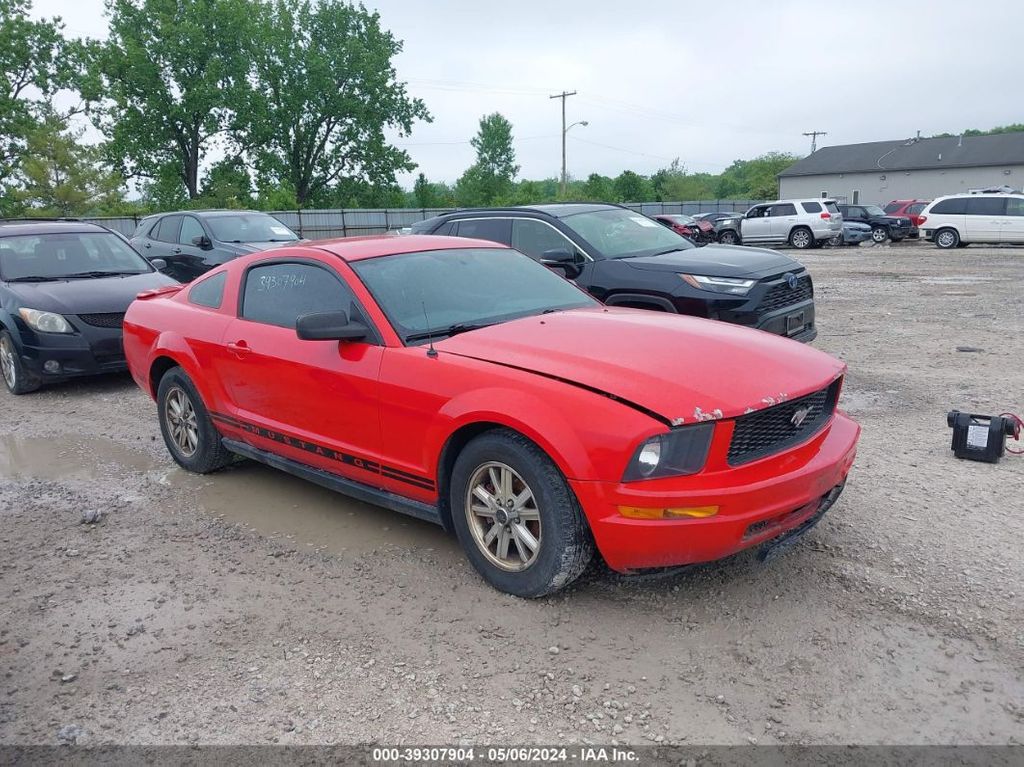 1ZVFT80N575249531-2007-ford-mustang-0