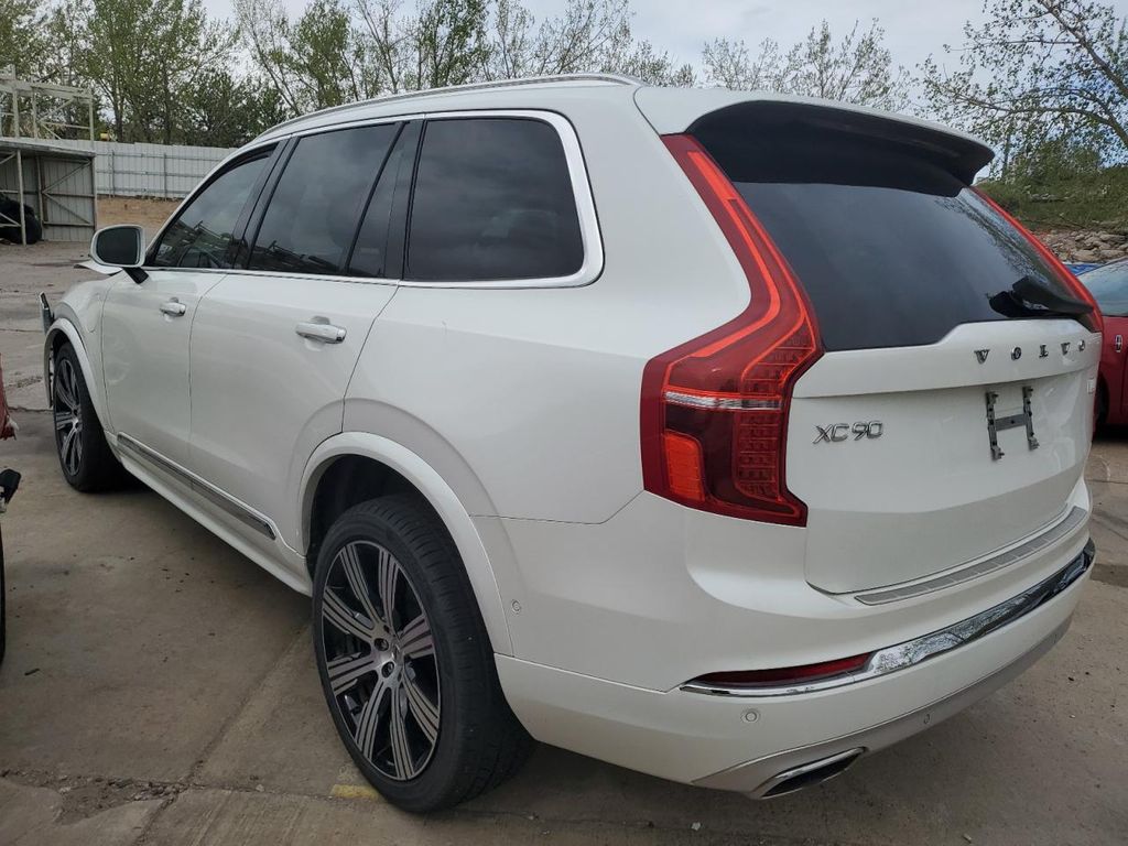 YV4BR0CL3M1747349-2021-volvo-xc90-t8-re-1