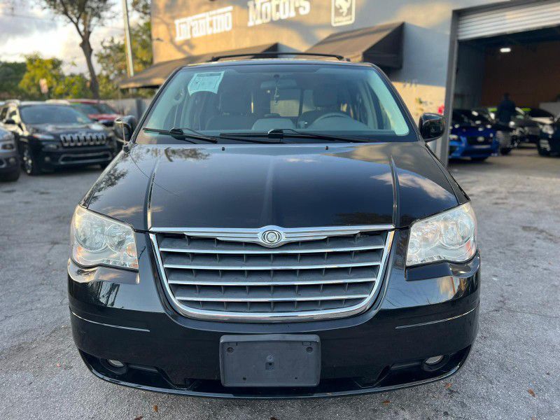 2A4RR5D17AR232657-2010-chrysler-town-andamp-country