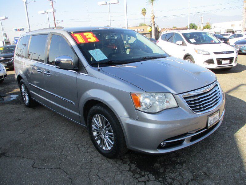 2C4RC1CG8DR748066-2013-chrysler-town-and-country