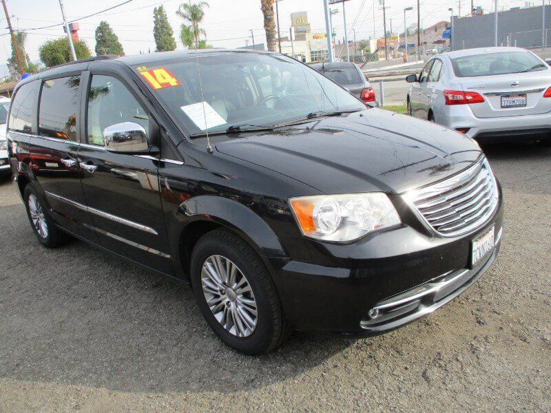 2C4RC1CG1ER147938-2014-chrysler-town-and-country-0