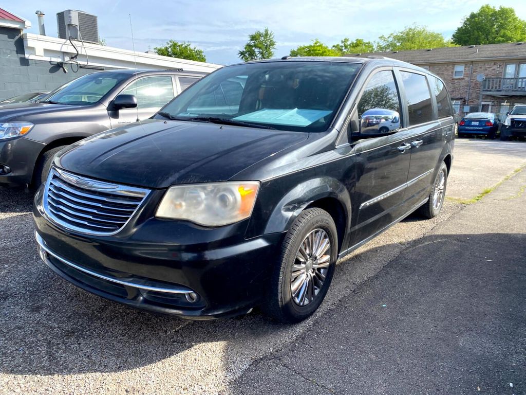 2A4RR6DG3BR727790-2011-chrysler-town-and-country