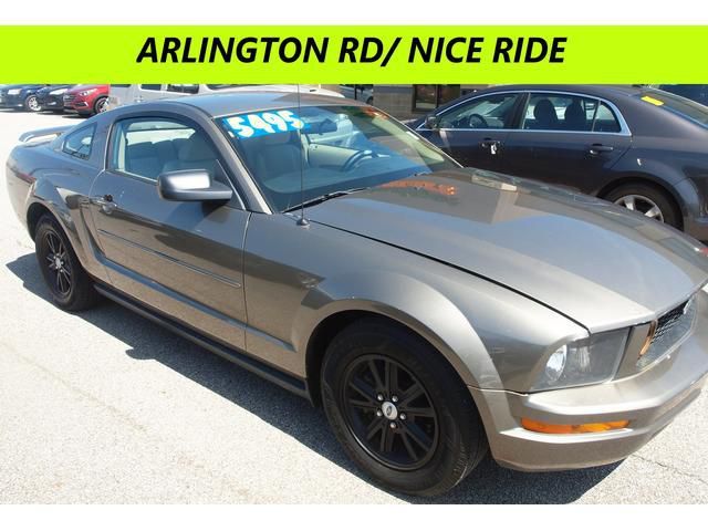 1ZVFT80N955117160-2005-ford-mustang