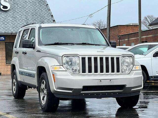 1J8GN28K28W186546-2008-jeep-liberty