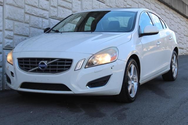 YV1612FH7D2184101-2013-volvo-s60