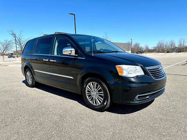 2C4RC1CG7ER224327-2014-chrysler-town-and-country-0