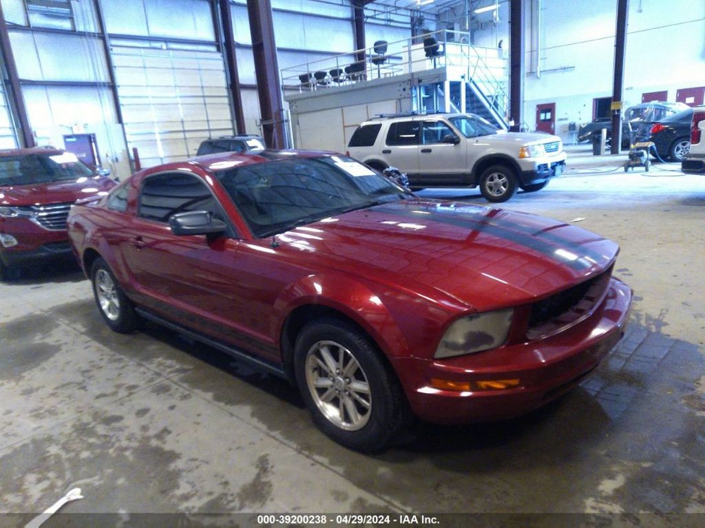 1ZVFT80N575354599-2007-ford-mustang-0
