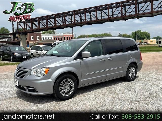 2C4RC1CG5GR100947-2016-chrysler-town-and-country