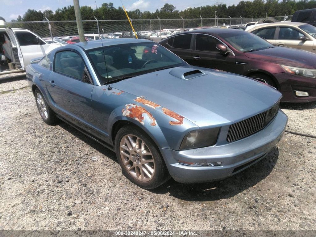 1ZVFT80N265118037-2006-ford-mustang