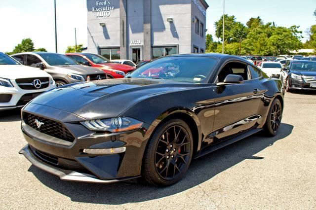 1FA6P8TH5J5179751-2018-ford-mustang