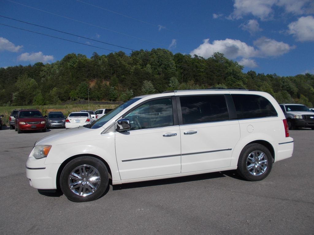 2A4RR7DX8AR403951-2010-chrysler-town-and-country