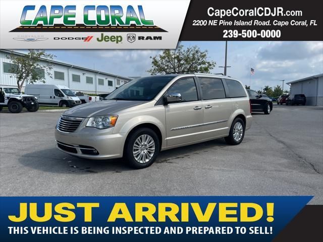 2C4RC1GGXER298027-2014-chrysler-town-andamp-country
