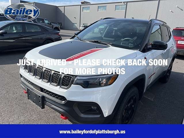 3C4NJDDNXPT519909-2023-jeep-compass