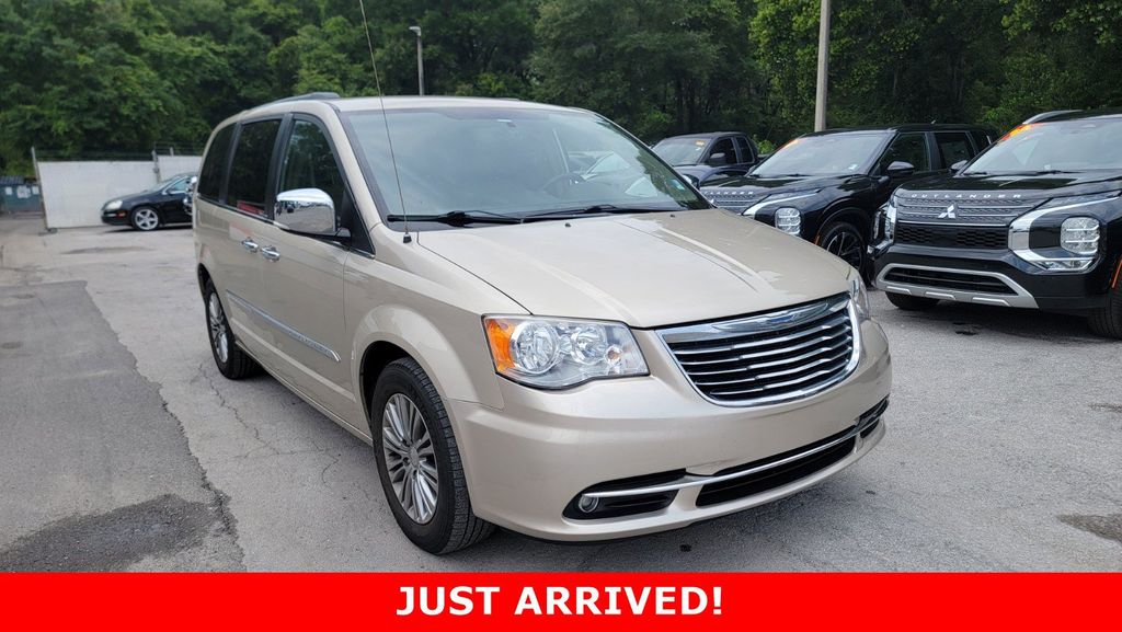2C4RC1CG6DR512600-2013-chrysler-town-andamp-country