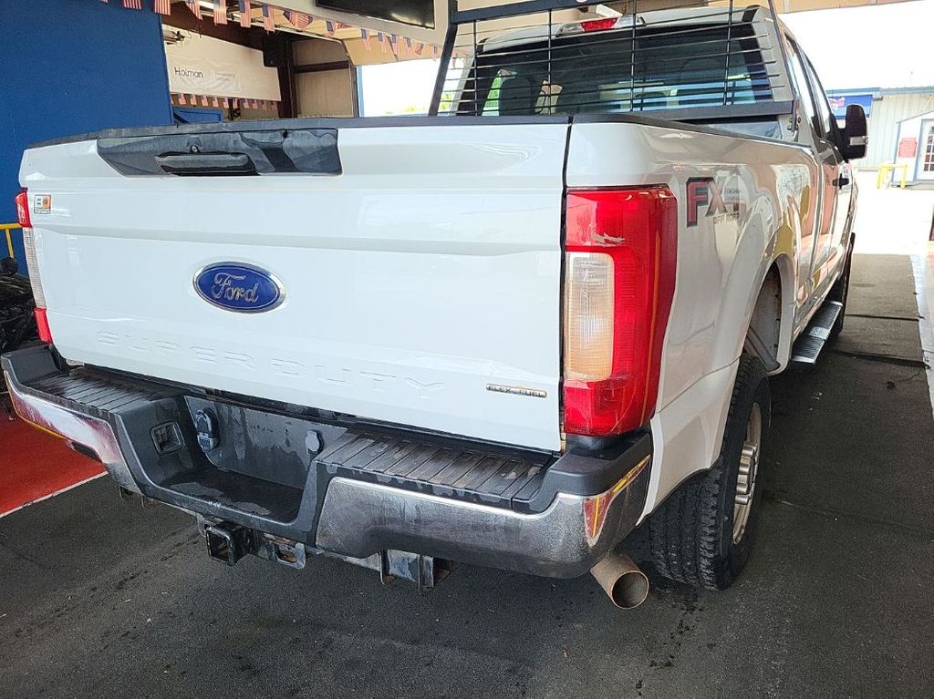 1FT7X2B69JED06335-2018-ford-f-250