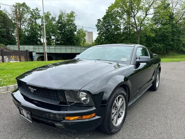 1ZVFT80N455129152-2005-ford-mustang