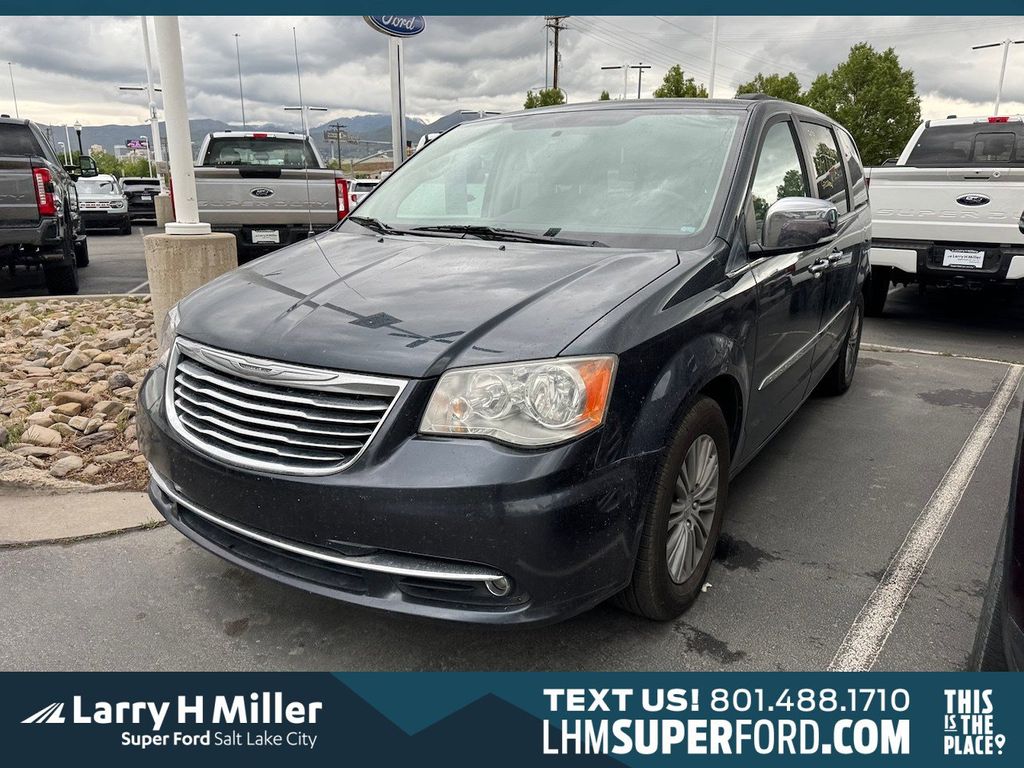 2C4RC1CGXER115974-2014-chrysler-town-and-country