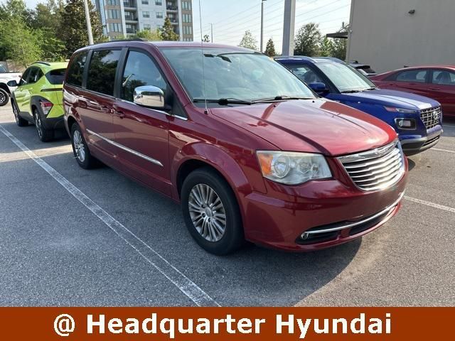 2C4RC1CG7DR571798-2013-chrysler-town-and-country-0