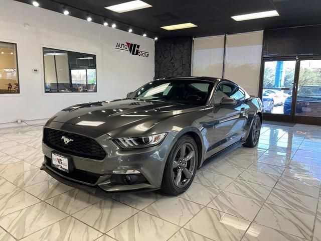 1FA6P8AM7F5415534-2015-ford-mustang