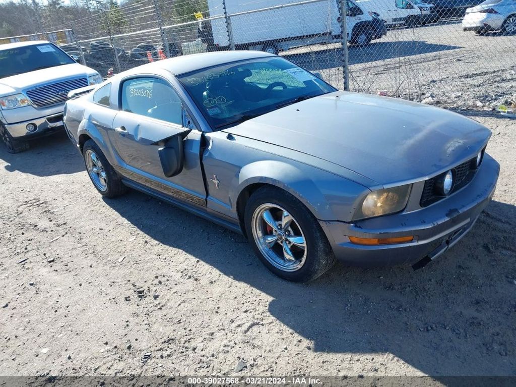 1ZVFT80N465127046-2006-ford-mustang