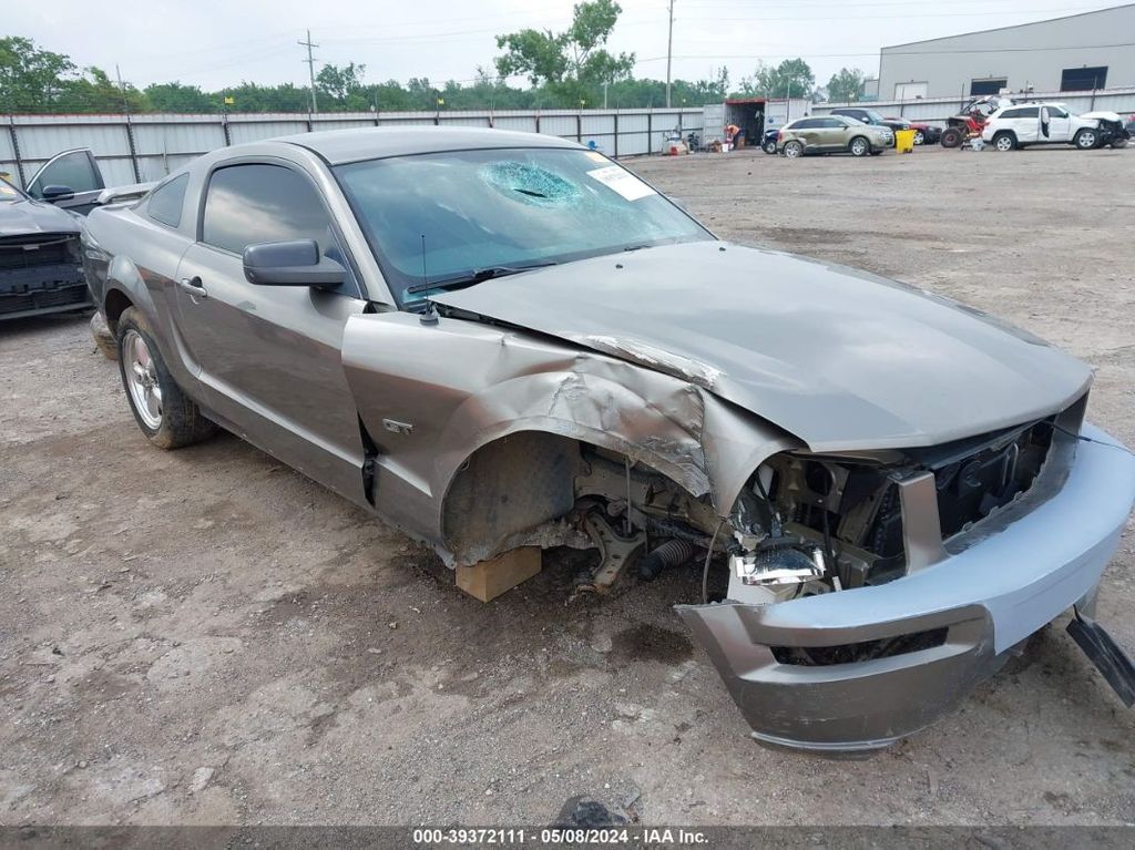 1ZVHT82H255169357-2005-ford-mustang
