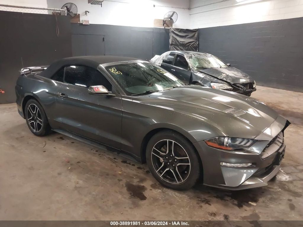 1FATP8UH4J5118120-2018-ford-mustang