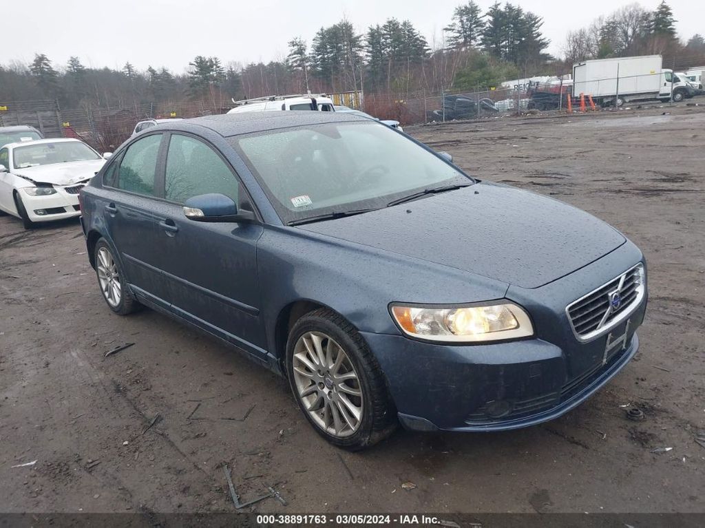 YV1382MS9A2512563-2010-volvo-s40