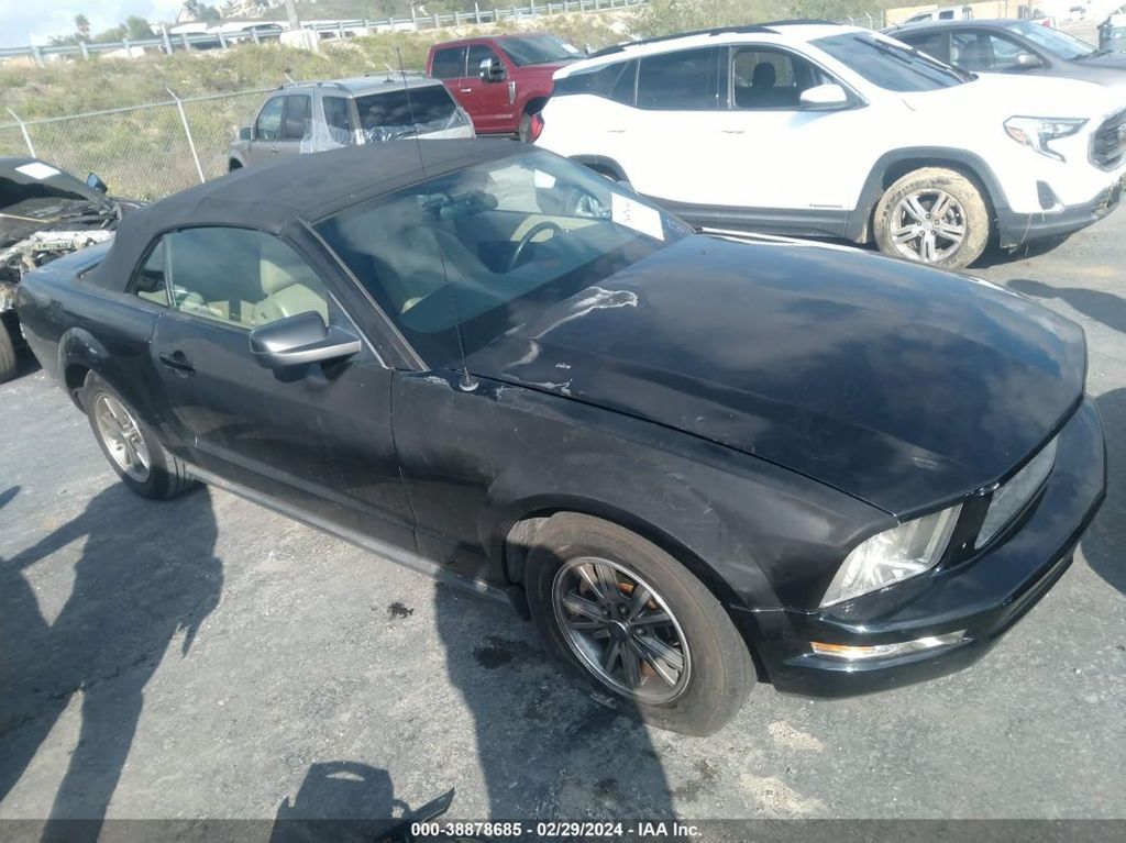 1ZVHT84N055249226-2005-ford-mustang