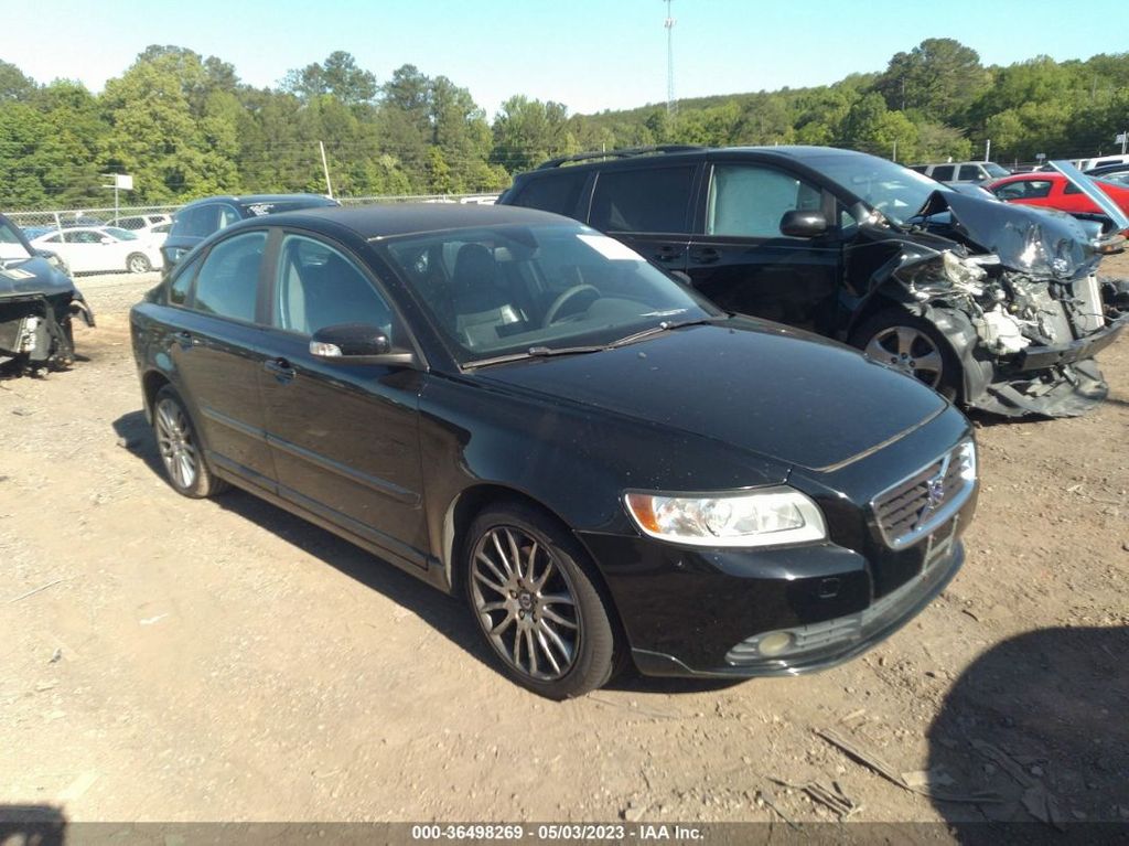 YV1382MS6A2498850-2010-volvo-s40