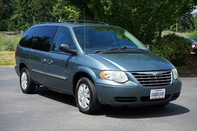 2C8GP54L35R262280-2005-chrysler-town-and-country