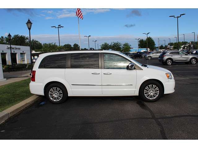 2C4RC1CG3FR590769-2015-chrysler-town-and-country