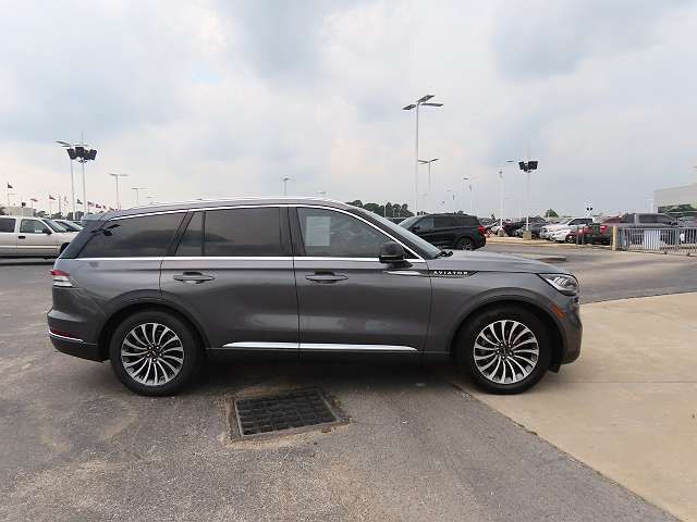 5LM5J7WC0NGL09357-2022-lincoln-aviator
