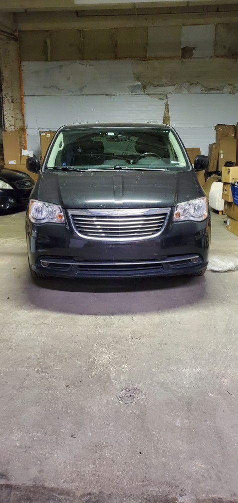 2C4RC1BG9GR167326-2016-chrysler-town-and-country